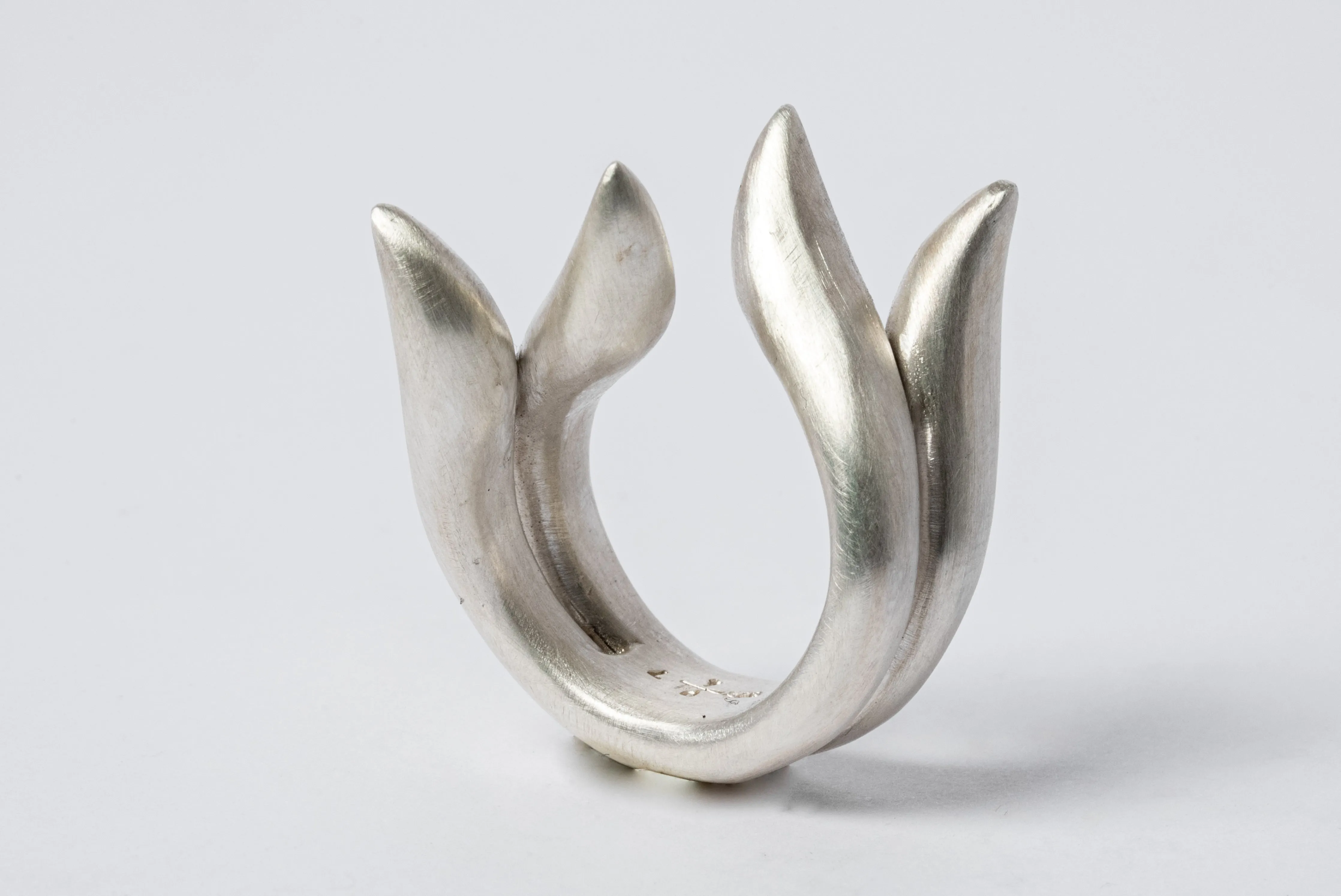 Tatius Ring (Flower 3, Right Mirror, MA)
