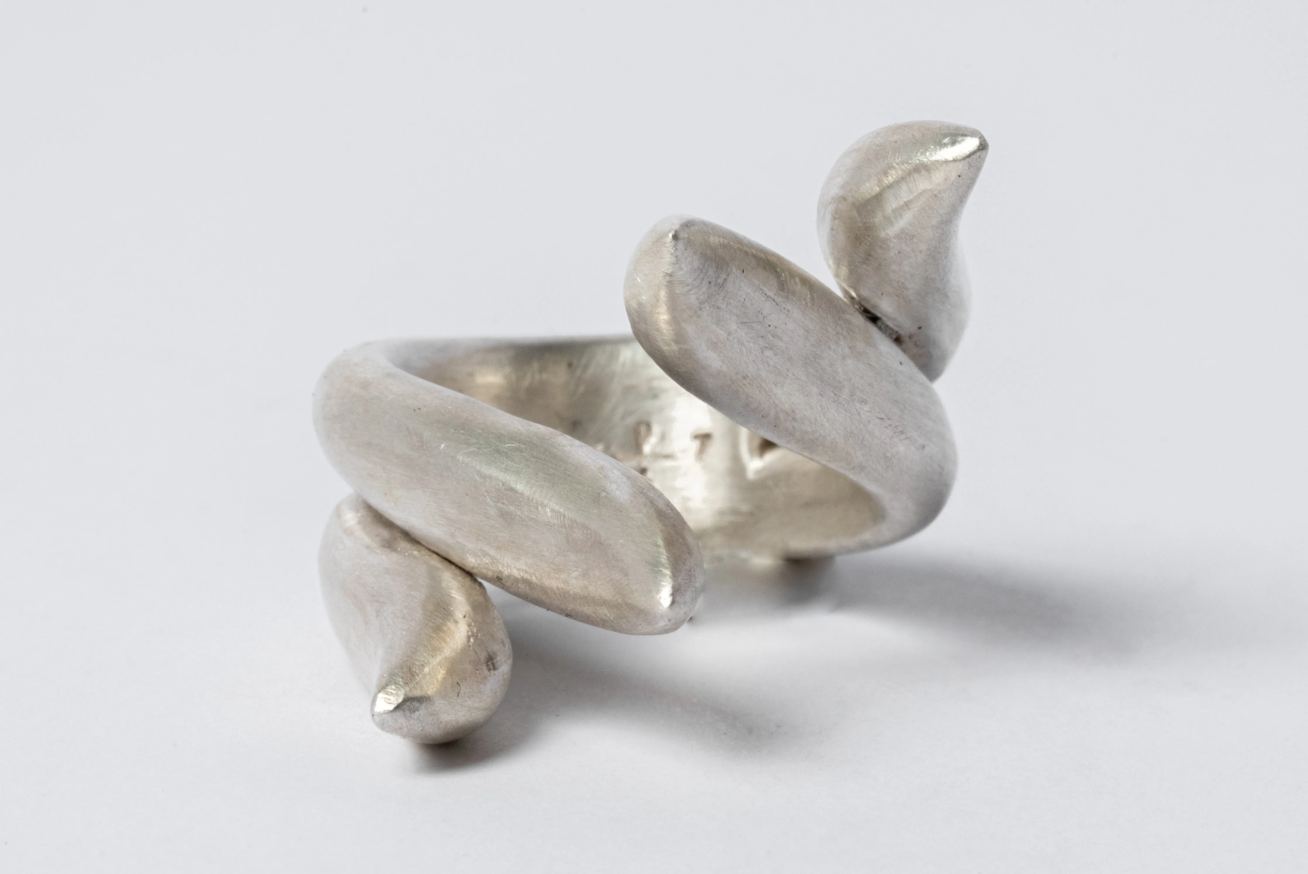 Tatius Ring (Flower 3, Right Mirror, MA)